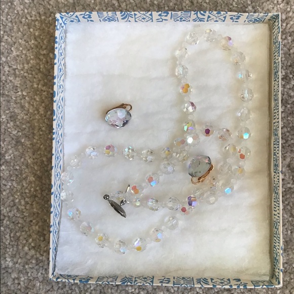 Vintage Crystal necklace and clip on earrings set - Picture 2 of 4